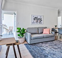 2 Bedroom Apt with Balcony  Air Con in Plympton - Australian Directory
