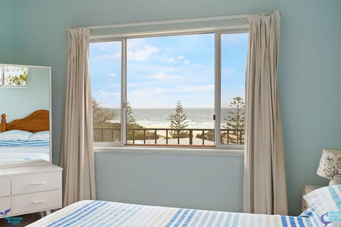 22 Dulling Street - Beach House - Australian Directory 1