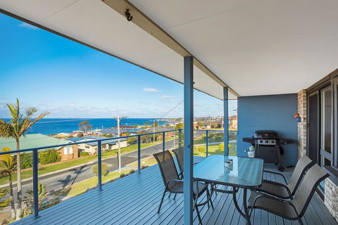 45 Hillside Cres Beach House - Australian Directory 2