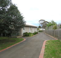 5 Little Penguin Crt Cowes - Cottage near the Beach - Australian Directory