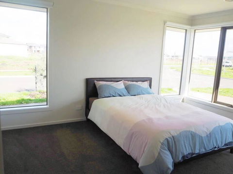 5Bed 2Bath Family House In Werribee - Australian Directory 2