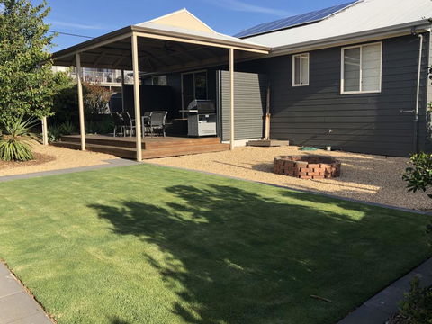 7 Horizon Parade - Australian Directory 0