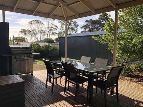 7 Horizon Parade - Australian Directory 1