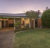 8A Sayers Street - Australian Directory