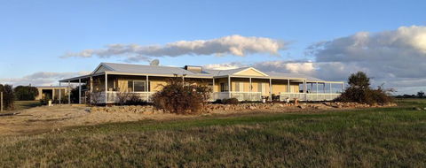 A Better Life Animal Sanctuary FarmStay - Private Two-Bedrooms, Lounge Room & Bathroom & Toilet, Shared Kitchen - Australian Directory 0