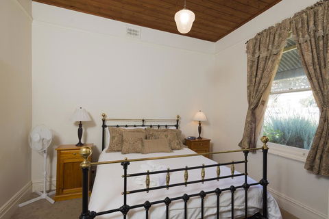 Abaleen House - Australian Directory 1