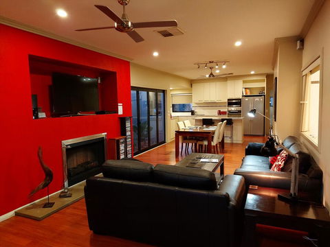 About Time Retreats- Studio Seven - Australian Directory 0