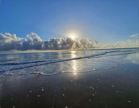 ABSOLUTE BEACH FRONT MACKAY - Comfort Resort Blue Pacific - Australian Directory 0