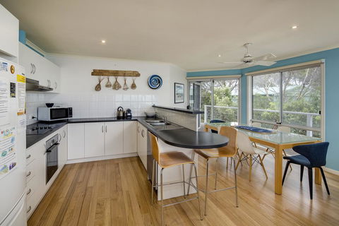 Alchemy On Island Beach - Australian Directory 0