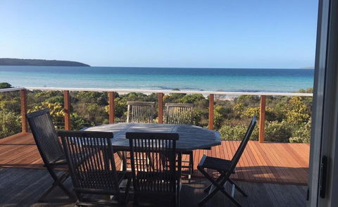 Alchemy On Island Beach - Australian Directory 1