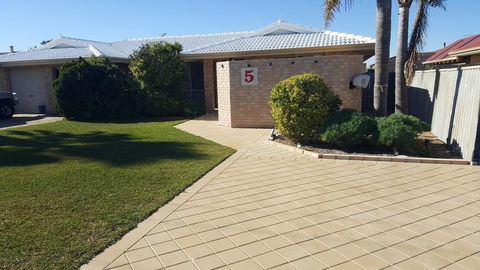 Alexander Drive B & B - Australian Directory 2