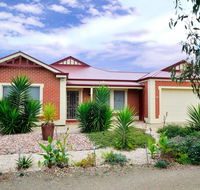 All Seasons Port Elliot Holiday House - Australian Directory
