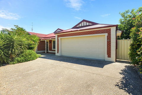 All Seasons Port Elliot Holiday House - Australian Directory 1