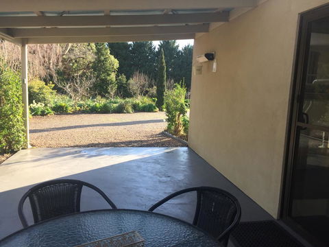 Altona Garden Retreat - Australian Directory 1