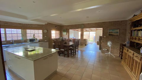 Amazing Beach House - Australian Directory 3
