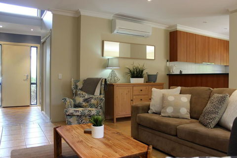 Annie's Place - Australian Directory 1