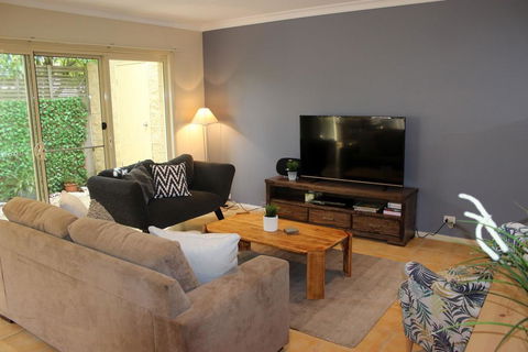 Annie's Place - Australian Directory 3