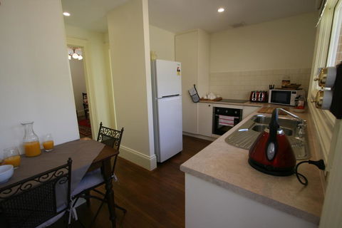 Annies Garden Cottage - Australian Directory 1