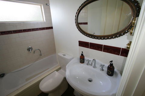 Annies Garden Cottage - Australian Directory 3