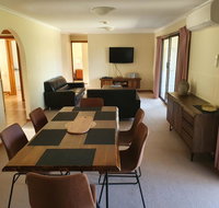 Annies Holiday Units - Australian Directory