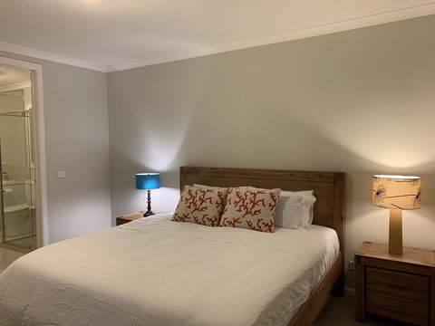 Apple House Truganina - Australian Directory 3