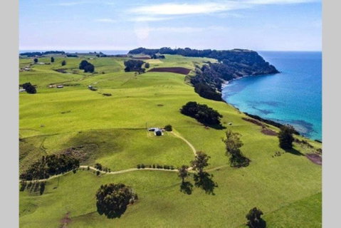 Aquila Barn - Australian Directory 2