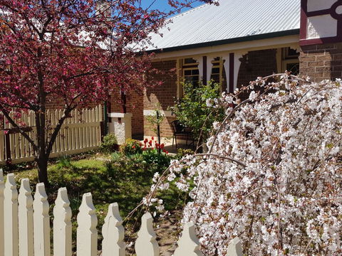 Arden On McLachlan - Australian Directory 1