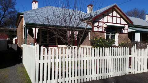 Arden On McLachlan - Australian Directory 0