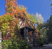 Arnica Views Summit Retreat - Australian Directory