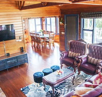 Artee House - A Bright Escape - Australian Directory