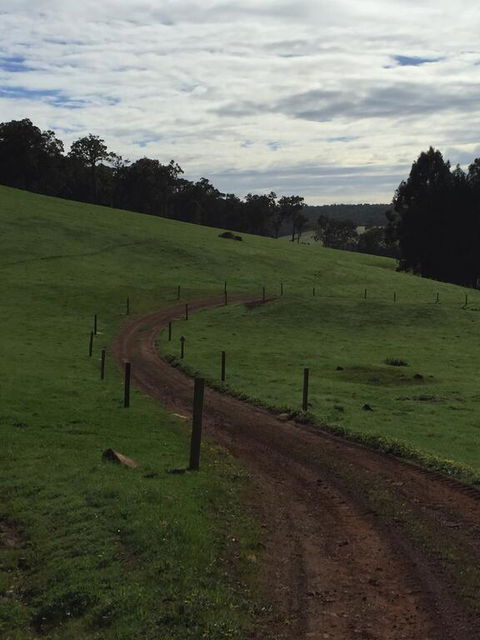 Atina Rocks Country Homestead - Australian Directory 1