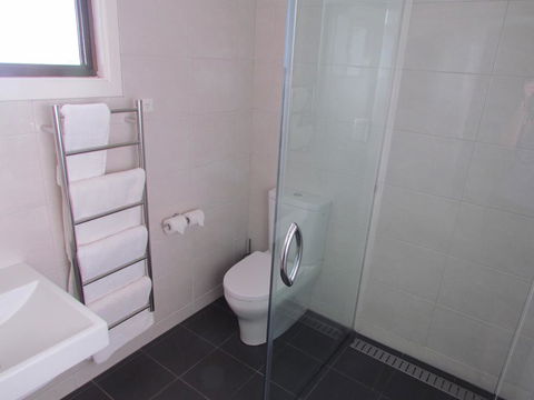 Augathella Motel & Caravan Park - Australian Directory 1