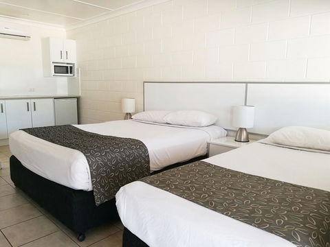 Augathella Motel & Caravan Park - Australian Directory 0