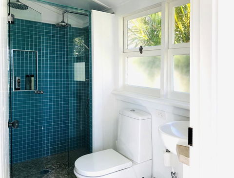 Aurora Beachfront Cottage - Australian Directory 2