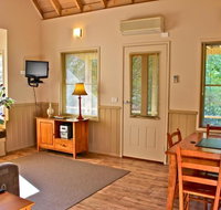 Autumn Leaf Cottage 1 - Australian Directory