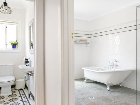 Ballogie Lodge - A Quality, Timeless Retreat - Australian Directory 1