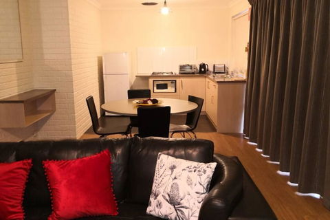 Bandicoot Retreat - Australian Directory 1