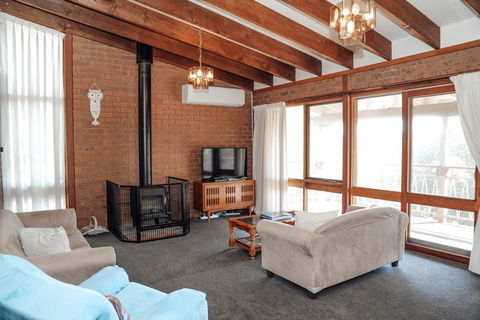Banksia Beach House - Australian Directory 1