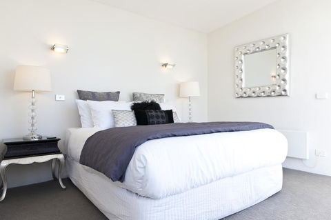 Baragoola Retreat - Australian Directory 3