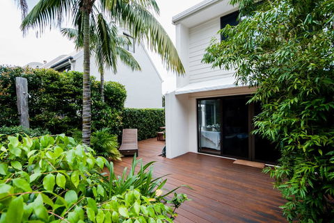 Barbados Noosa - Australian Directory 2