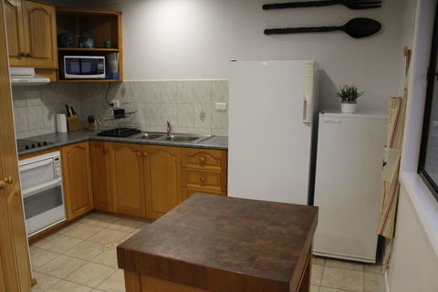 Barefoot Beach House - Australian Directory 3