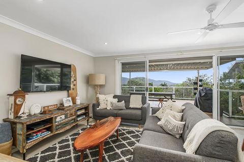 Barefoot Top Floor, 32 Skyline Crescent, Crescent Head - Australian Directory 0