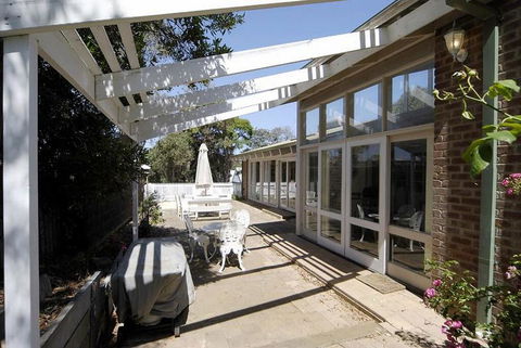 Barnett Place 6 - Australian Directory 2