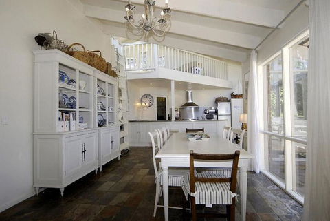 Barnett Place 6 - Australian Directory 3