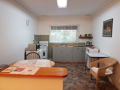 Basedow Units Tanunda - Australian Directory 3