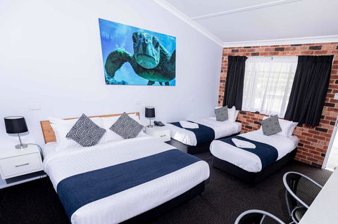 Bay Hotel Motel - Australian Directory 0