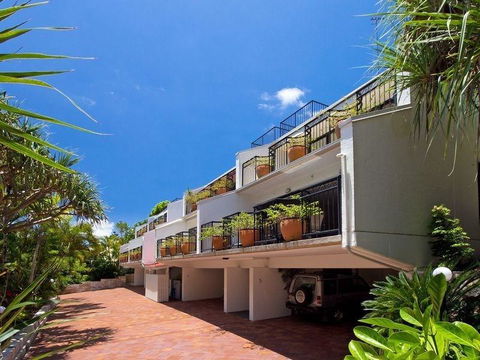 Bayona U4 - Australian Directory 2