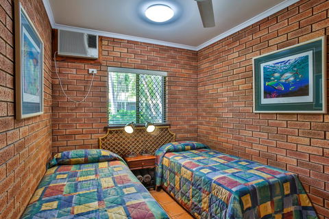 Bayside Holiday Apartments - Australian Directory 2