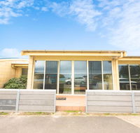 Bayview no 2 - Next to the Beach - Australian Directory