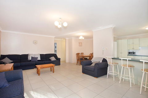 Bayview, Unit 6 - The Entrance, NSW - Australian Directory 2